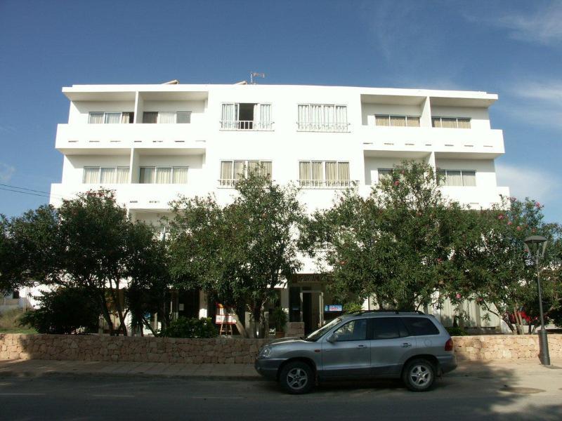 Hotel Maria Es Pujols Exterior foto